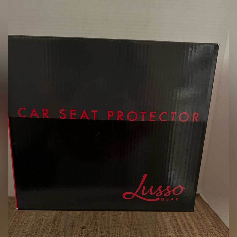 Lusso Gear Car Seat Protector Child Car Seat. Black NWT